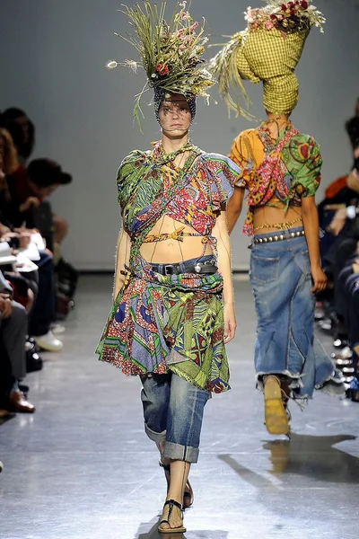 Look 2